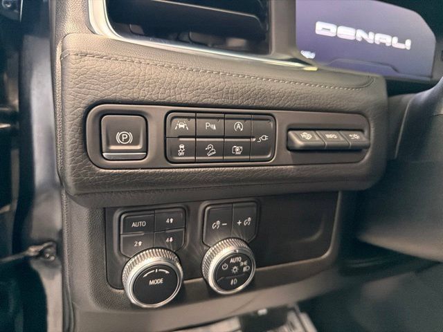 Used 2022 GMC Yukon Denali AWD/4WD image 26