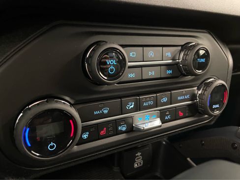 New 2026 Ford Bronco Outer Banks w/ Sasquatch Package AWD/4WD image 32