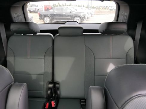 New 2026 GMC Acadia AT4 w/ Luxury Package AWD/4WD image 10