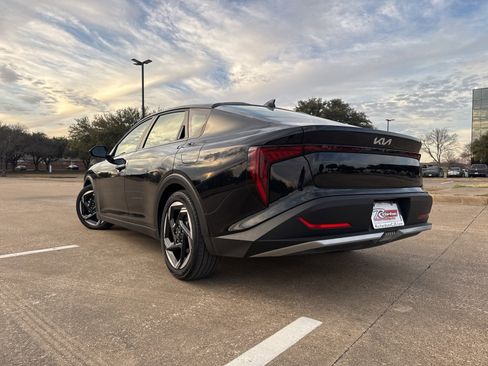 Used 2025 Kia K4 EX image 6