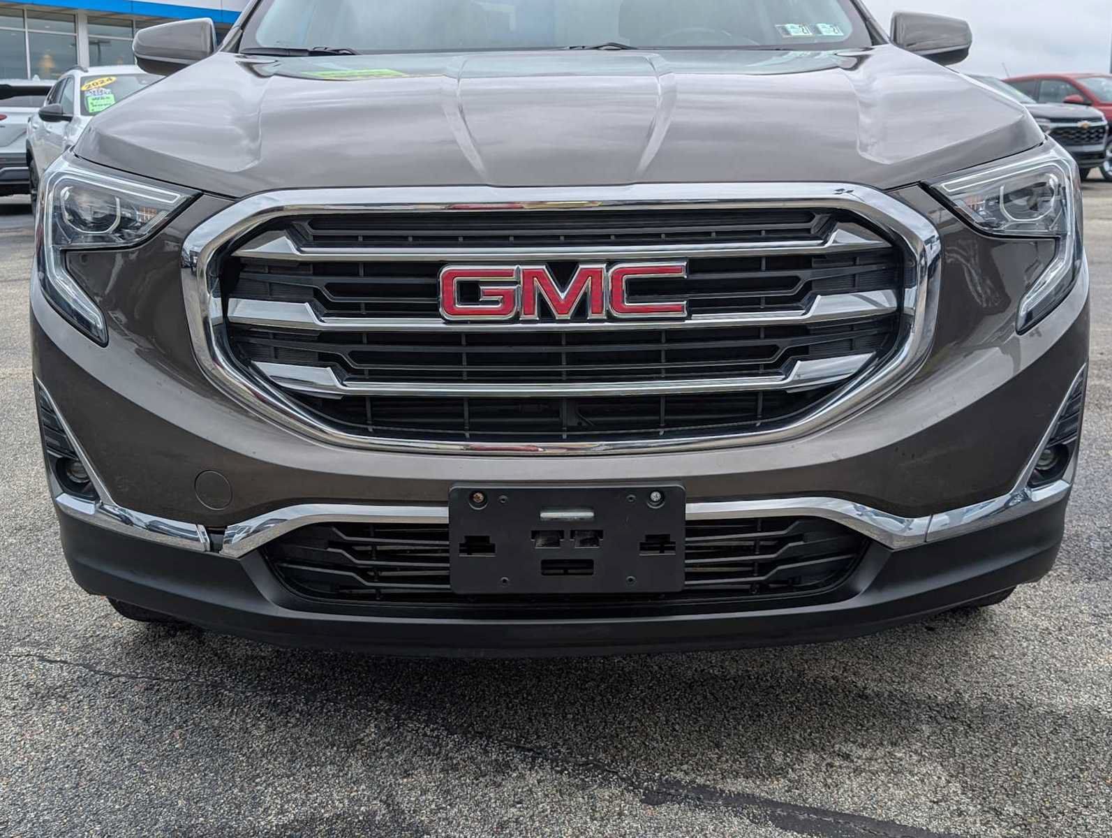 Used 2019 GMC Terrain SLT w/ Preferred Package AWD/4WD image 2