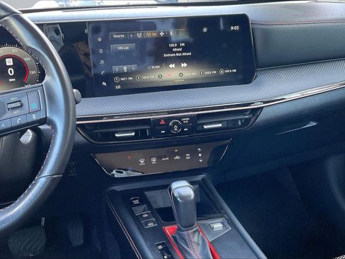 Used 2025 Nissan Kicks SR FWD image 6