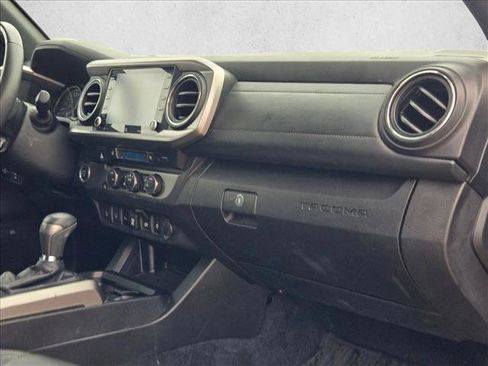 Used 2021 Toyota Tacoma Limited image 19