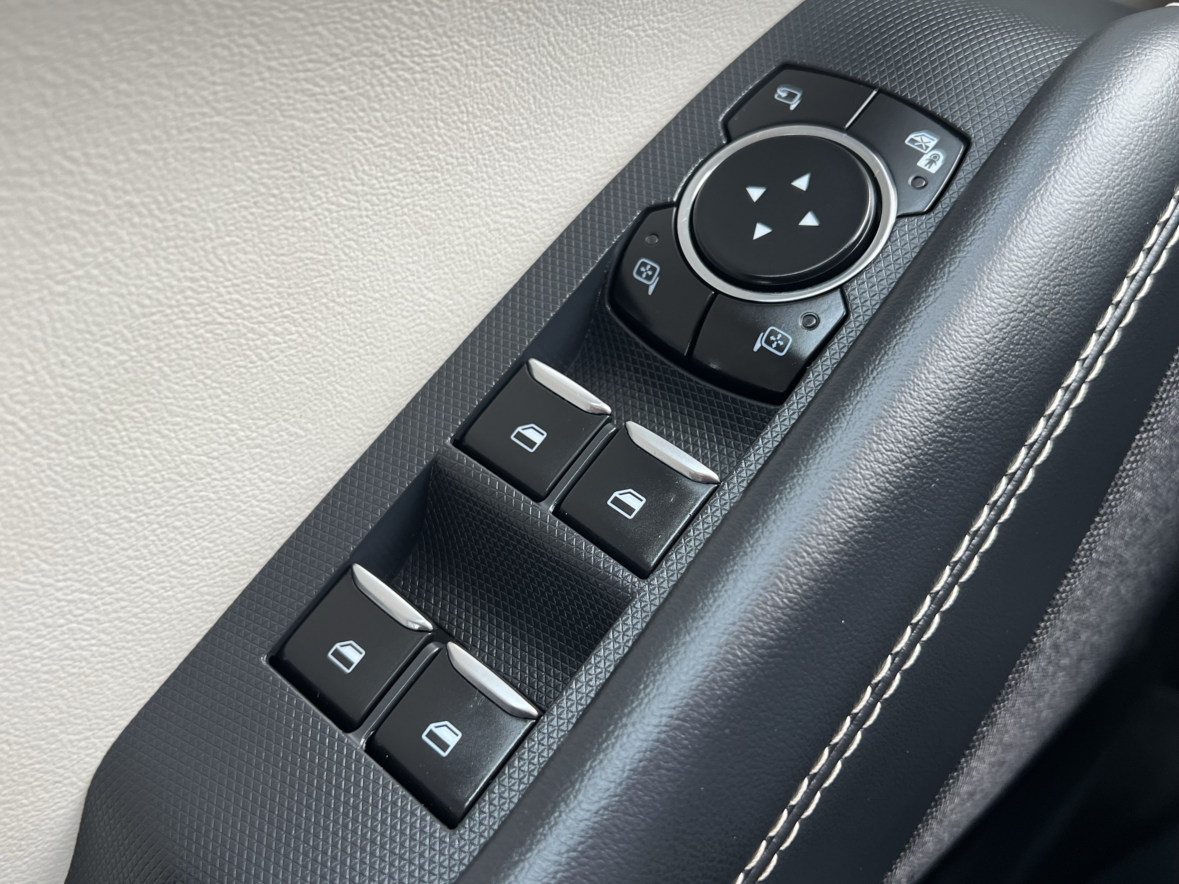 Used 2023 Ford Mustang Mach-E Premium AWD/4WD image 39
