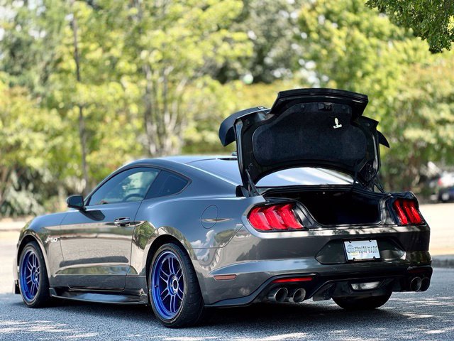 Used 2018 Ford Mustang GT Premium w/ Equipment Group 401A RWD image 40