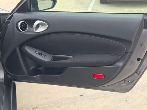 Used 2016 Nissan 370Z Coupe image 27