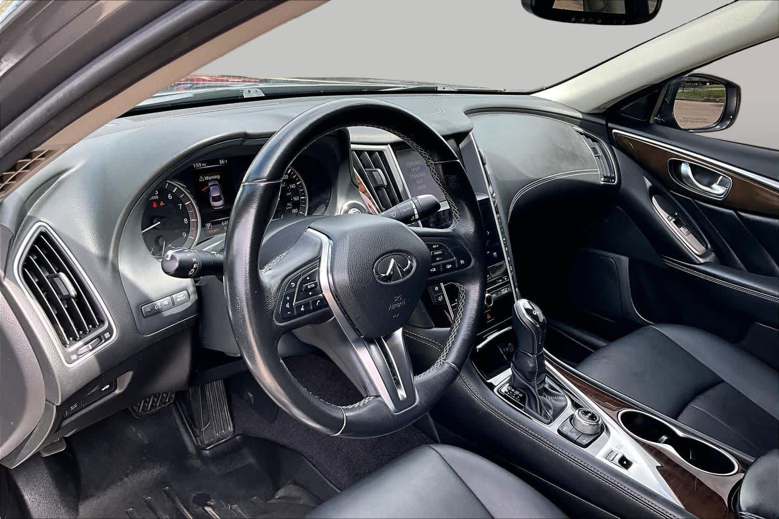 Used 2018 INFINITI Q50 Luxe AWD/4WD image 18