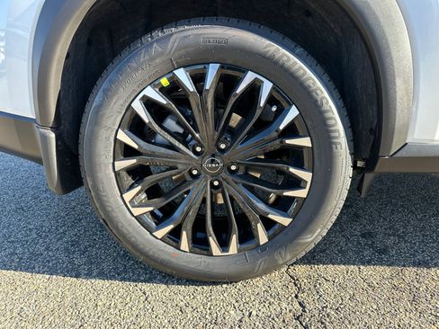 New 2026 Nissan Rogue SV FWD image 17