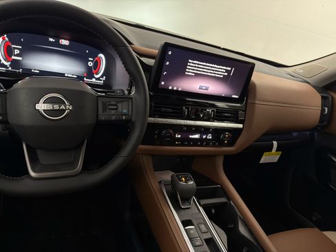 New 2026 Nissan Pathfinder Platinum w/ Cargo Package FWD image 19