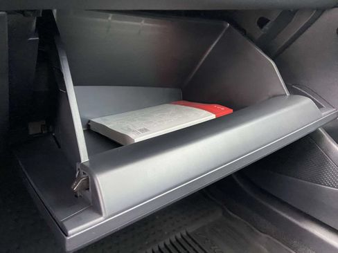 Used 2025 Toyota Corolla LE FWD image 30