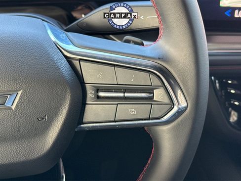 Used 2025 Chevrolet Suburban RST image 37