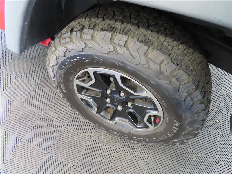 Used 2015 Jeep Wrangler Sport AWD/4WD image 7