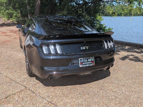 Used 2016 Ford Mustang GT RWD image 5