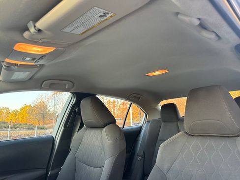 Used 2021 Toyota Corolla LE image 25