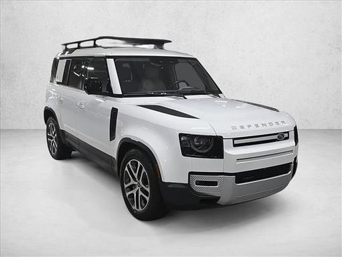 Used 2020 Land Rover Defender 110 HSE image 3