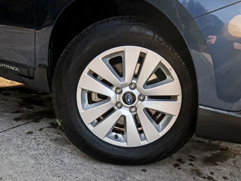 Used 2019 Subaru Outback 2.5i Premium image 13