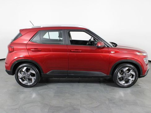 Certified 2023 Hyundai Venue Limited FWD image 15