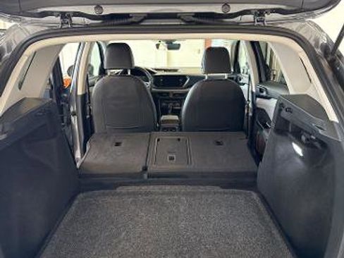 Used 2024 Volkswagen Taos SE image 7