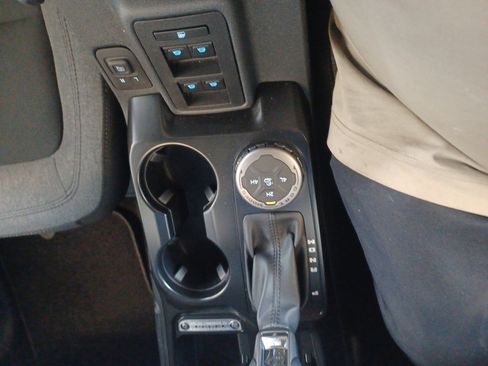 New 2025 Ford Bronco 4-Door image 26