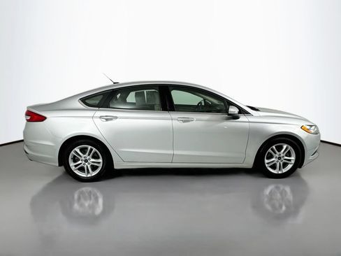 Used 2018 Ford Fusion SE FWD image 8