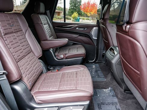 Used 2023 Cadillac Escalade V image 18