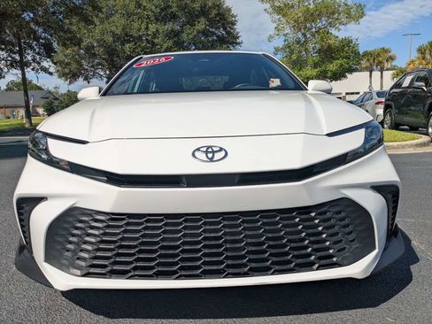 Used 2025 Toyota Camry SE FWD image 12