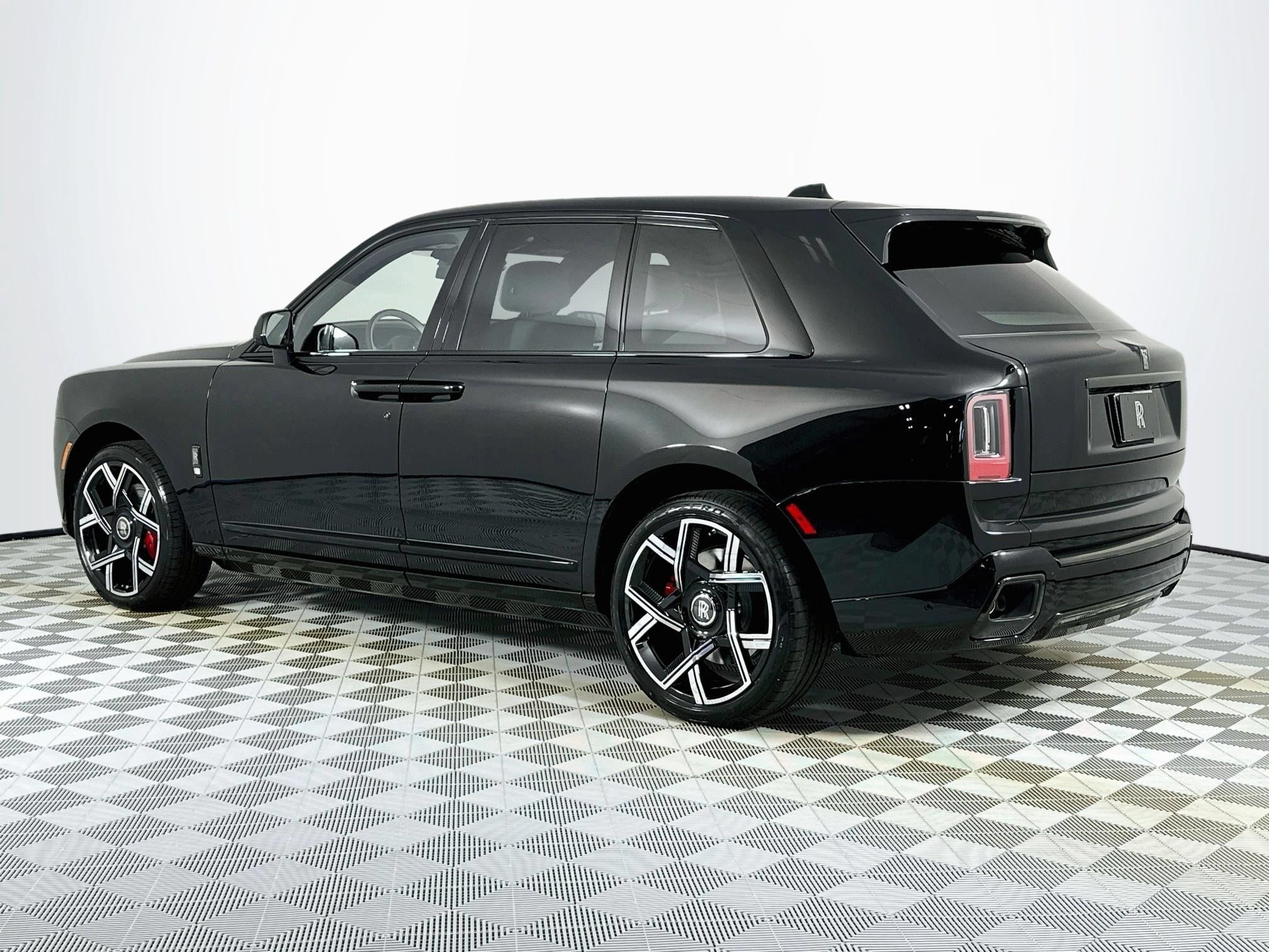 New 2027 Rolls-Royce Cullinan Black Badge AWD/4WD image 2