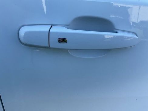 Used 2019 Chevrolet Traverse LT FWD image 17