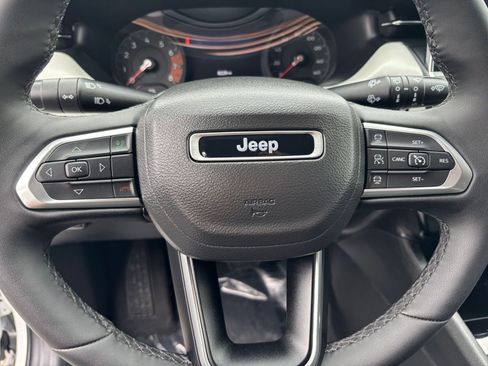 Used 2025 Jeep Compass Limited AWD/4WD image 28