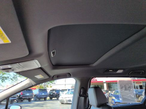 Used 2025 Honda Odyssey Sport-L image 21