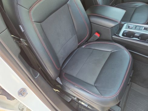 Used 2023 Ford Explorer ST-Line w/ Class IV Trailer Tow Package AWD/4WD image 16