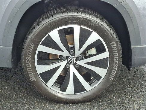 Used 2022 Volkswagen Taos SE image 8