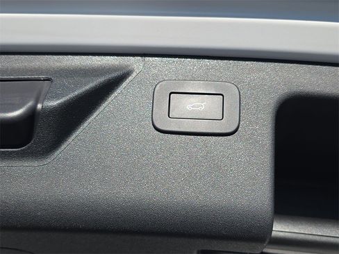 Certified 2025 Land Rover Discovery Sport S image 13