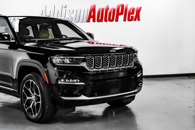 Used 2022 Jeep Grand Cherokee Summit AWD/4WD image 7
