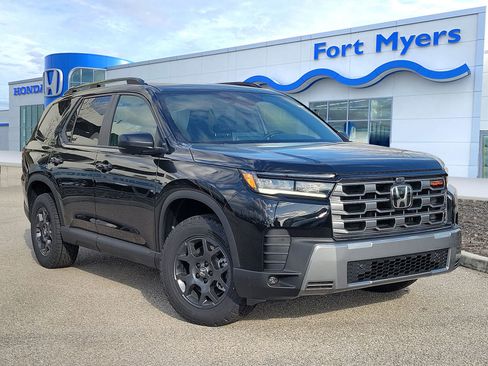 New 2026 Honda Pilot TrailSport image 1