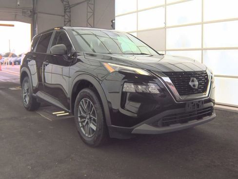 Used 2023 Nissan Rogue S FWD image 3