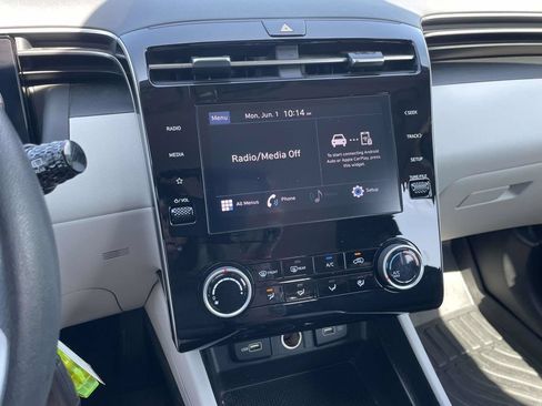 Certified 2024 Hyundai Tucson SE FWD image 17