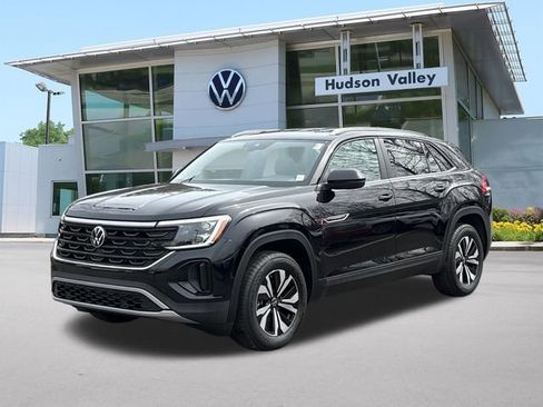 Certified 2025 Volkswagen Atlas Cross Sport SE image 1