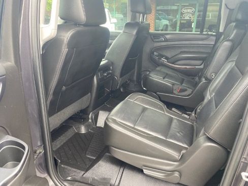 Used 2018 GMC Yukon XL SLT w/ Open Road Package AWD/4WD image 12