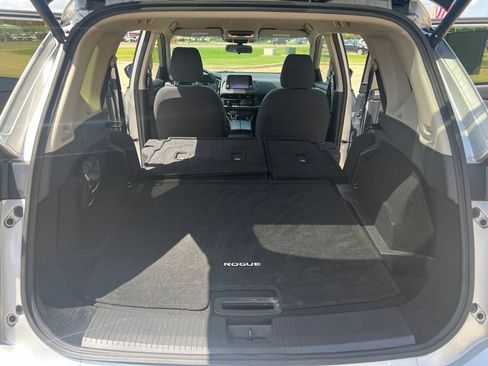 Used 2024 Nissan Rogue SV FWD image 17