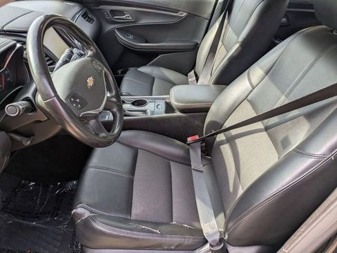 Used 2017 Chevrolet Impala LT w/ Convenience Package FWD image 12