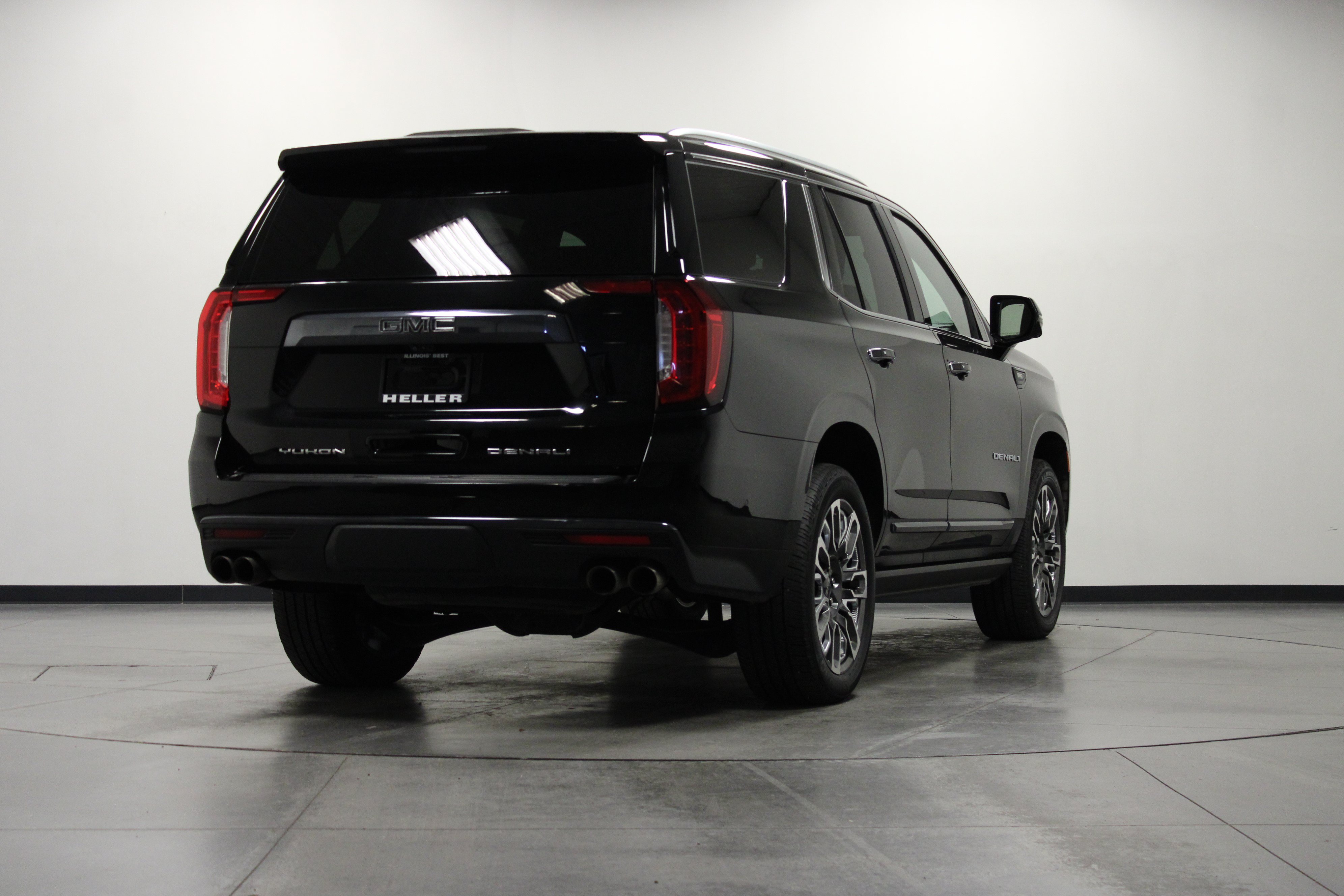 Used 2023 GMC Yukon Denali Ultimate AWD/4WD image 4