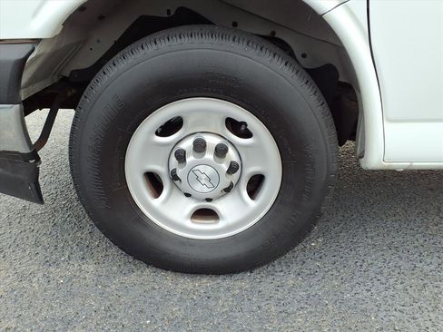 Used 2019 Chevrolet Express 3500 w/ Power Convenience Package image 5