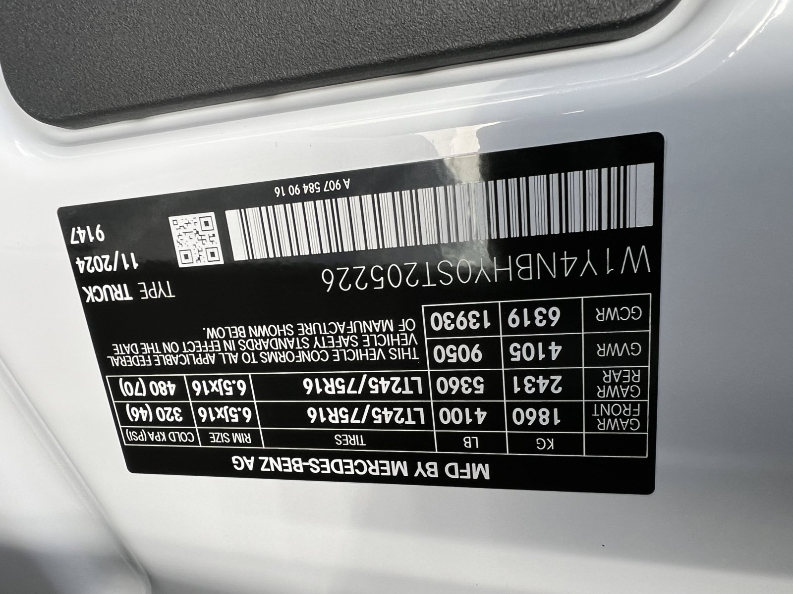 Used 2025 Mercedes-Benz Sprinter 2500 image 31