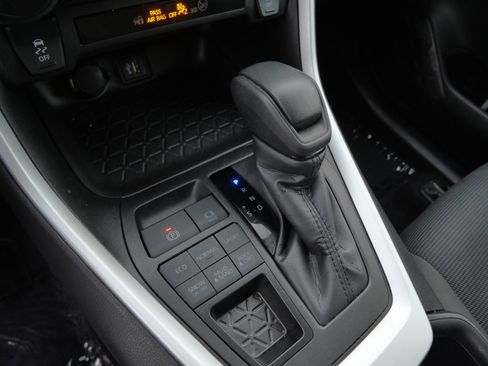 Certified 2024 Toyota RAV4 LE image 25