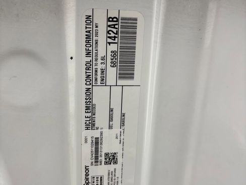 Used 2023 Jeep Grand Cherokee Limited w/ Black Appearance Package image 33