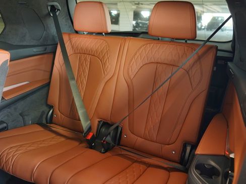 Used 2025 BMW X7 M60i w/ Executive Package AWD/4WD image 21