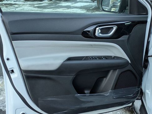 New 2026 Jeep Compass Limited image 10