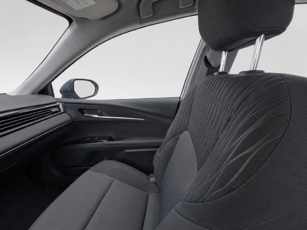 Used 2025 Toyota Camry LE FWD image 19
