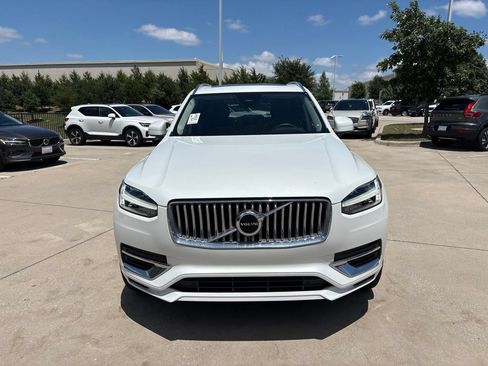 Used 2023 Volvo XC90 T8 Core AWD/4WD image 2